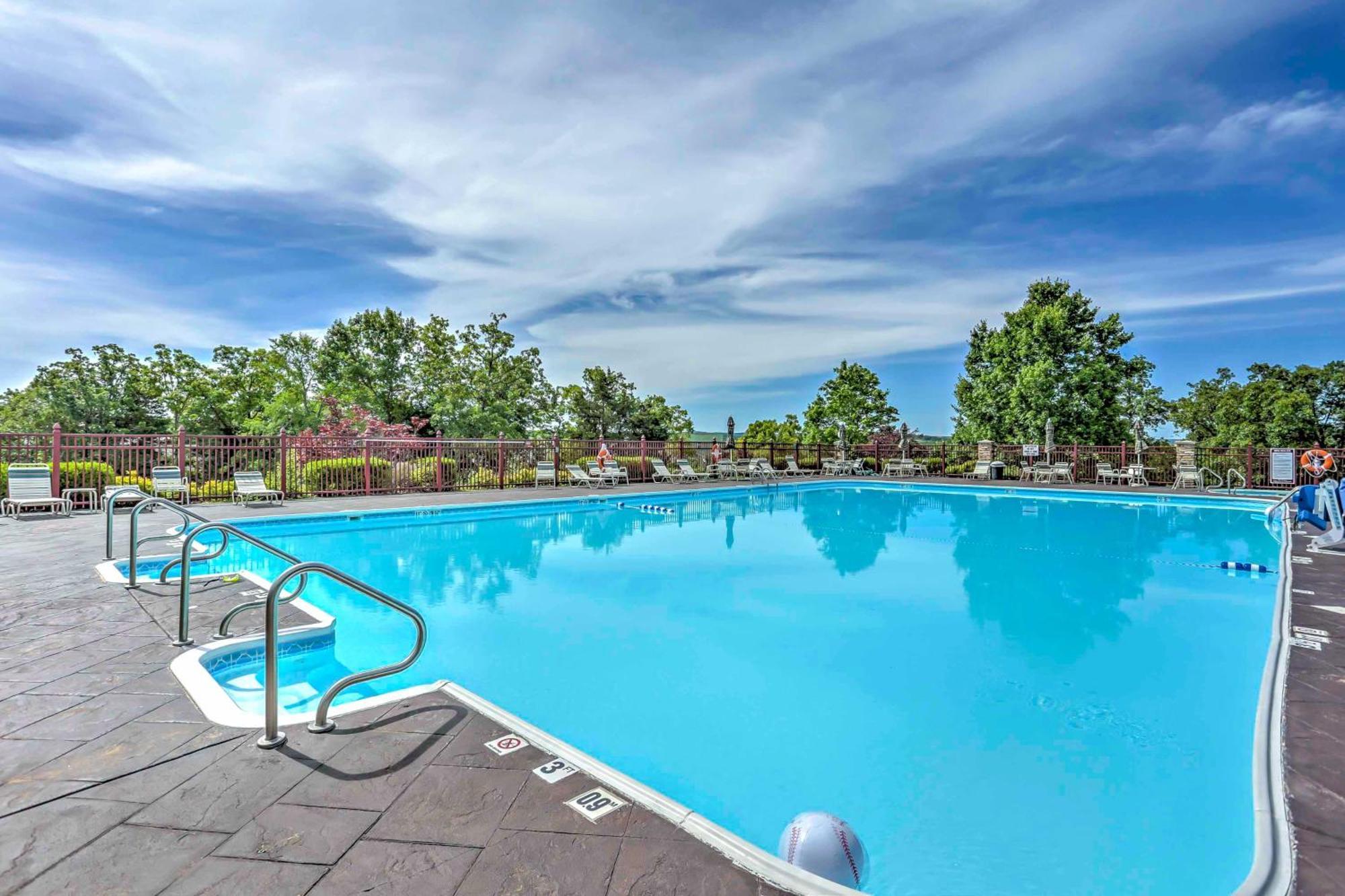 Ground-Floor Branson Condo With Community Perks Eksteriør billede